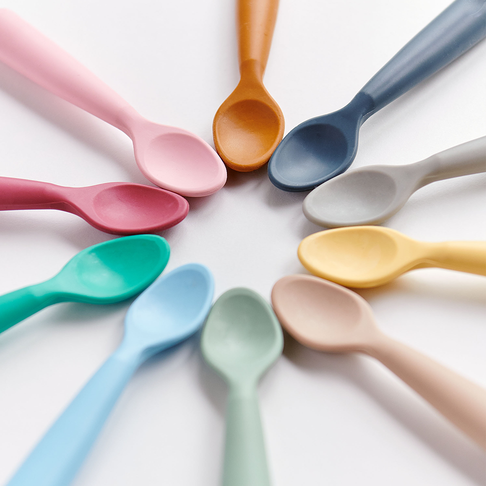 Minikoioi Scoopers- Baby und Kinderlöffel  (2 Stück) - 100% lebensmittelechtem Silikon- BPA Frei - WikoBaby