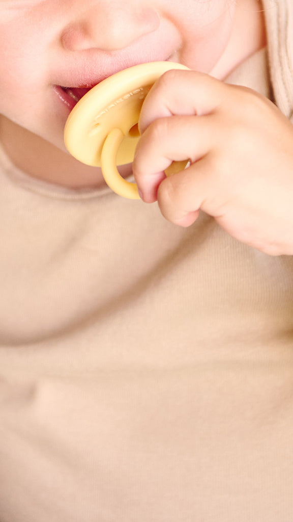 Minikoioi Binkee 0+Monate - 100 % medizinischem Silikon - Schnuller - BPA Frei - WikoBaby