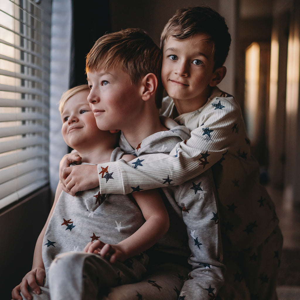 Starry Nights Sweatshirt und Jogginghose Set- Antebies 100 % Bio-Baumwolle - WikoBaby