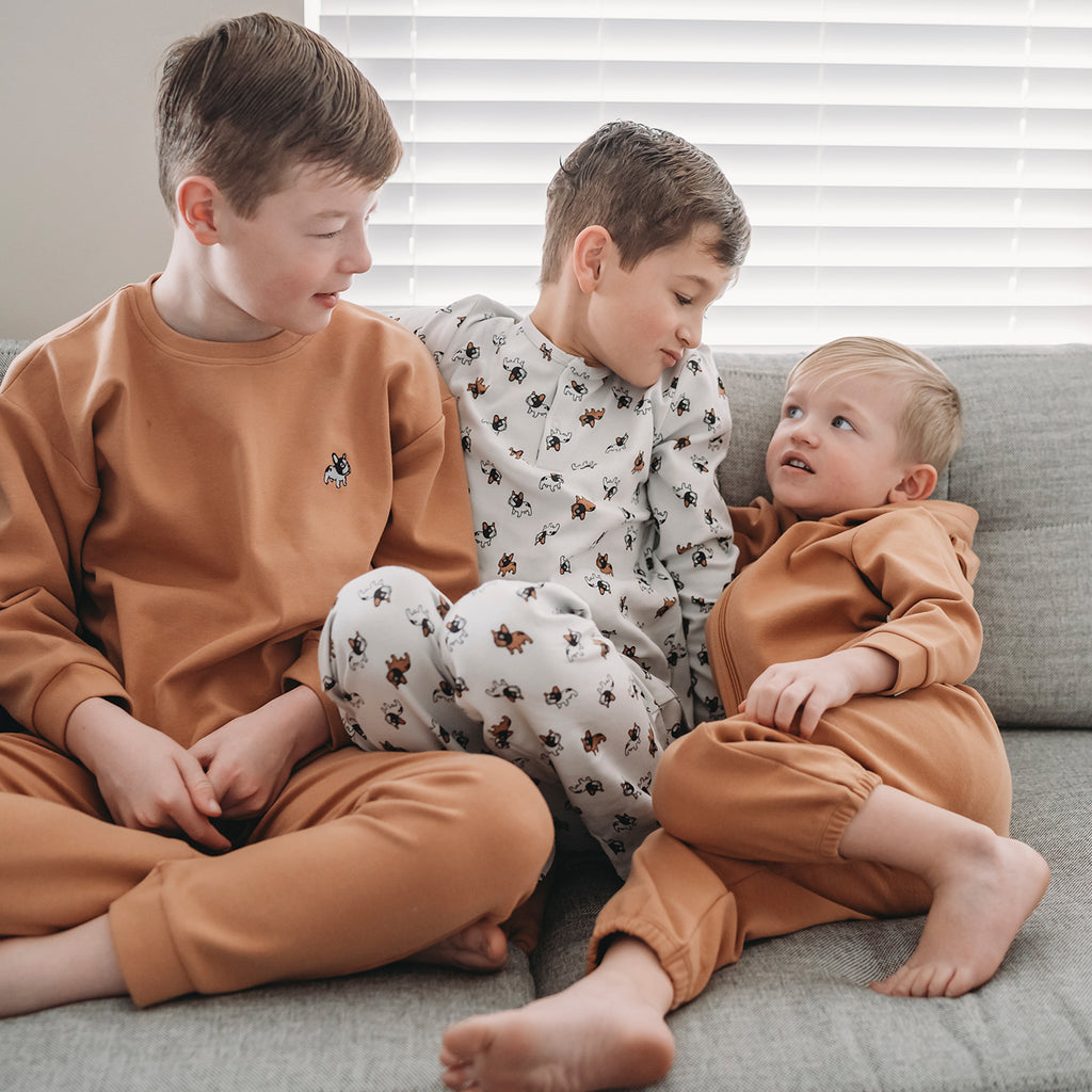 Dogs Rib Sweatshirt und Jogginghose- Antebies 95% Bio-Baumwolle 5% EA - WikoBaby