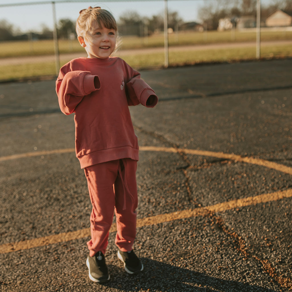 Apple Love Sweatshirt und Jogginghose- Antebies 95% Bio-Baumwolle 5% EA - WikoBaby